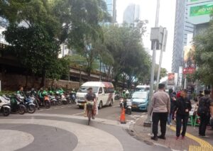 Kapolsubsektor Blora Aiptu Herru Wicahyono Bersama Aipda Dadang Memberikan Strong Point Pagi Hari