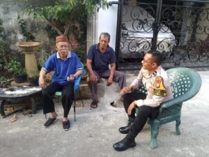 Bhabinkamtibmas Kelurahan Cempaka Putih Timur Sambangi Ketua RW 04