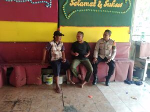 Bhabinkamtibmas Cempaka Putih Timur Berikan Imbauan Kamtibmas