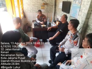 Kapolsek Senen Sambang Tokoh Masyarakat di Pos RW 03 Kenari