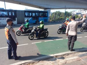 Pengaturan Lalu Lintas dan Antisipasi Kejahatan Jalanan Sore Hari Sepanjang Jalan Letjend Suprapto Johar Baru