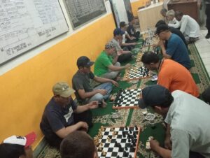 Aiptu Roby Memantau PORSENI Tingkat RW. 01 Dalam Rangka Menyambut HUT Kemerdekaan RI Ke-79