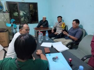 Kapolsubsektor Kayu Awet Patroli Dialogis dan Sambang Ke Pos Sekretariat RW 06 Johar Baru