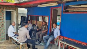 Aiptu Suparmin Bahas Situasi Kamtibmas Bersama Ketua RT, Kasatpol PP, Dishub Dan Warga Di RT 15 RW 04 Kelurahan Karet Tengsin