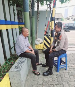 Kapolsubsektor Cempaka Mas Melaksanakan Kegiatan Sambang Dan Patroli Dialogis