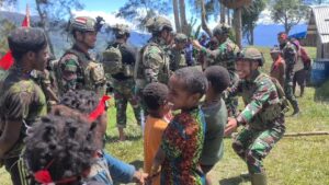 Raut Wajah Ceria dan Bahagia dari Masyarakat Pedalaman Papua Karya Ksatria Buaya Putih