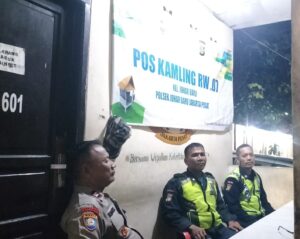 Patroli Wilayah Pagi Hari Bhabinkamtibmas Kelurahan Johar Baru Imbau Petugas Satkamling