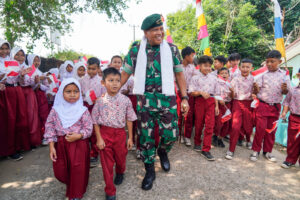 Pangkostrad Resmikan Titik Air Di Desa Singajaya, Kec. Jonggol Kab. Bogor