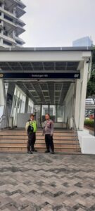 Patroli 1052 Polsek Metro Tanah Abang Patroli Siang Hari Dan Sambangi Petugas Keamanan MRT Intiland