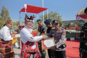 Kepala BSKDN Pimpin Upacara HUT Ke-79 Kemerdekan RI di PLBN Motaain, Soroti Pentingnya Peran Perbatasan dalam Ketahanan Nasional