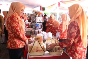 Semarakkan HUT Ke-79 Kemerdekaan RI, DWP Kemendagri Gelar Bazar