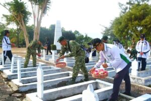 Yonif 303 Kostrad Gelar Ziarah di Taman Makam Pahlawan Garut dalam rangka HUT KE-79 RI