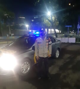 Antisipasi Balap Liar, Bripka Suwanto Lakukan Patroli di Sekitar Monas
