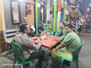 Sambang Dialogis Bhabinkamtibmas Cooling System Kamtibmas dengan Ketua RT, FKDM dan Warga