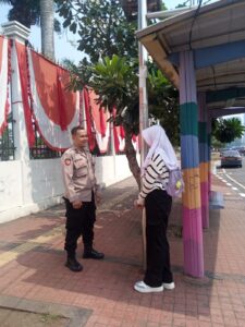 Patroli Pagi Hari Polsek Metro Tanah Abang Dan Berikan Imbauan Kepada Pejalan Kaki