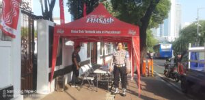 Patroli Pagi Hari Bripka Firmansyah Sekitar Depan Tenda Kantor KPU R.I