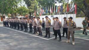 Kapolsek Kompol Bayu Marfiando Pimpin Apel Pengamanan Kantor KPU R.I