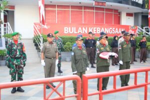 Polsek Kemayoran Gelar Upacara Bendera Dalam Rangka Bulan Kebangsaan Di Bundaran Hotel Indonesia
