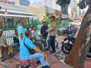 Staf Binmas Kebon Kelapa Sambangi Warga Batu Tulis Beri Himbauan Kamtibmas