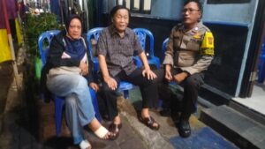 Bhabinkamtibmas Kelurahan Johar Baru Patroli Dan Sambang Dialogis Ke Pos RW 01