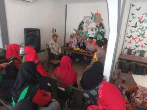 Bhabinkamtibmas Kelurahan Harapan Mulia Melaksanakan Dan Memonitoring Kegiatan Jumat Keliling