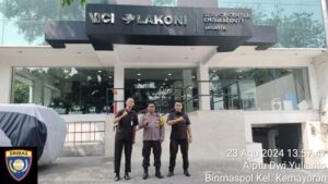 Bhabinkamtibmas Kelurahan Kemayoran Melaksanakan Kegiatan Sambang Dan Patroli Dialogis