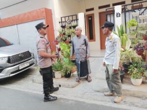 Bhabinkamtibmas Kelurahan Kampung Rawa melaksanakan kegiatan Patroli Wilayah dan Sambang Warga