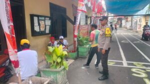 Patroli Wilayah Bhabinkamtibmas Johar Baru Pemantauan Kegiatan Masyarakat Lomba Perayaan HUT Kemerdekaan RI Ke-79