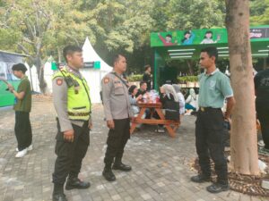 Patroli Siang Hari Polsek Metro Tanah Abang Dan Sambangi Petugas Keamanan Event kegiatan Festival Beli Lokal-Toko Pedia