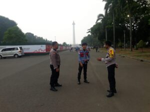 Deteksi Dini Gangguan Kamtibmas, Anggota Patroli Samapta Polsek Metro Gambir Laksanakan Pemantauan di Kawasan Monas