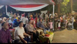 Aiptu Roby Danan Jaya Putra Menghadiri Panggung Gembira RW. 02 Kelurahan Menteng