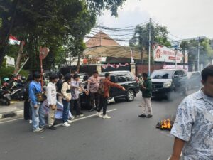 Pengamanan Aksi Unjuk Rasa Bem FH UBK Depan YLBHI