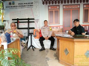 Bhabinkamtibmas berikan Himbauan kepada Tokoh Masyarakat di Wilayah Gambir
