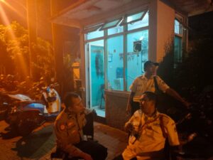 Patroli Malam Hari Polsek Metro Tanah Abang Dan Sambangi Petugas Keamanan Bawaslu Kota Adm Jakarta Pusat