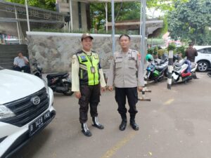Patroli Sore Hari Polsek Metro Tanah Abang Dan Sambangi Security Gedung Kemendikbud RI
