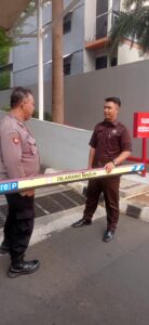 Patroli Sore Hari Polsek Metro Tanah Abang Dan Sambangi Petugas Keamanan Apartemen Thamrin Eksekutif