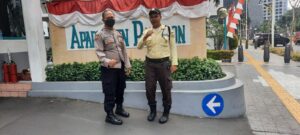 Patroli Sore Hari Polsek Metro Tanah Abang Dan Sambangi Petugas Keamanan Apartemen Paviliun
