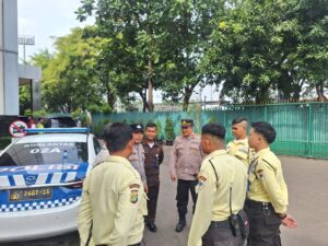 Aiptu Teguh Kunjungi Petugas Keamanan Gedung JCC Senayan Berikan Imbauan Kamtibmas