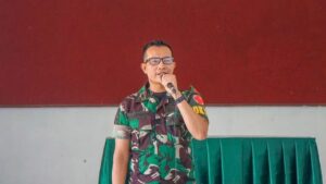 Prajurit Yonif 320 Kostrad Terima Edukasi Pencegahan Penyakit Kronis di Aula Markas