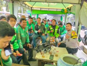 Jaga Ketertiban, Aipda Suyanto Sambang ke Shelter Ojek Online Jati Baru