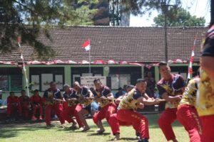 Tak Sekaedar Seru-Seruan, Inilah Potret Kebersamaan Keluarga Yonif 411 Kostrad Pada Lomba Agustusan