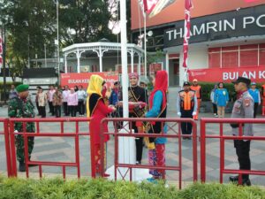 Upacara Bendera Dalam Rangka Bulan Kebangsaan Di Bundaran Hotel Indonesia