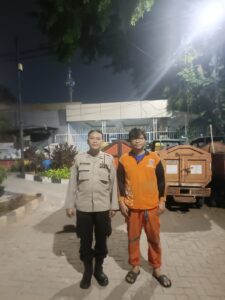 Patroli Malam Hari Polsek Metro Tanah Abang Dan Berikan Imbauan Kamtibmas Kepada Petugas PPSU