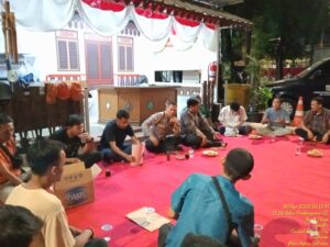 Bhabinkamtibmas Petojo Utara Berikan Pembinaan Warga Terlibat Tawuran Pelajar