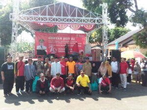 Peringati HUT RI, Kecamatan Sedong Dan UPK Mekar Sari Berikan Santunan Pada Kaum Duafa