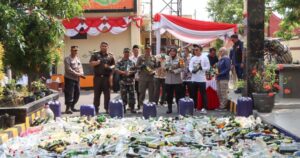 Polresta Cirebon Musnahkan Ribuan Miras Berbagai Merek Hasil KRYD dan Operasi Pekat