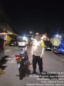 Bhabinkamtibmas Kelurahan Johar Baru Melaksanakan Patroli dan Pemantauan Kewilayahan.