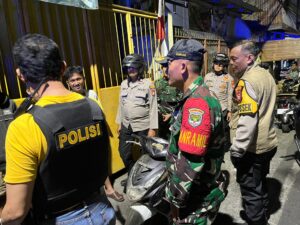 Polsek Johar Baru Bersama Tiga Pilar Gelar Patroli Cipta Kondisi Gabungan