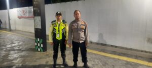 Patroli Malam Hari Polsek Metro Tanah Abang Dan Strong Point Berikan Imbauan Kamtibmas Kepada Petugas Keamanan Gedung Intiland
