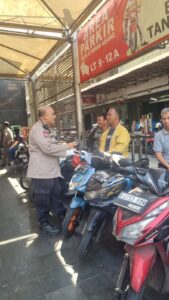 Patroli Dialogis Dan Kunjungan Aipda Beny Sampaikan Imbauan Kamtibmas Kepada Pengemudi Ojek Pangkalan